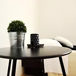 Apartman First *