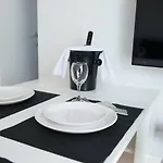 Apartman First *