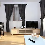 First Zára