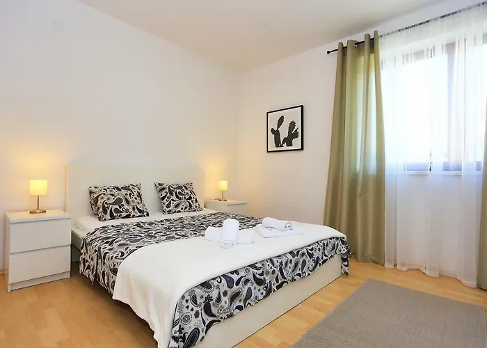First Apartman Zára